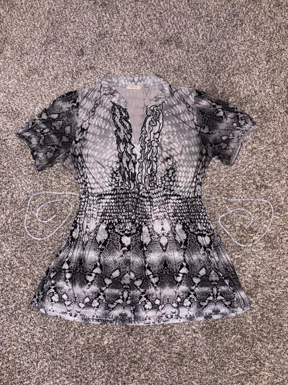 Y2K Black & gray snake print babydoll blouse